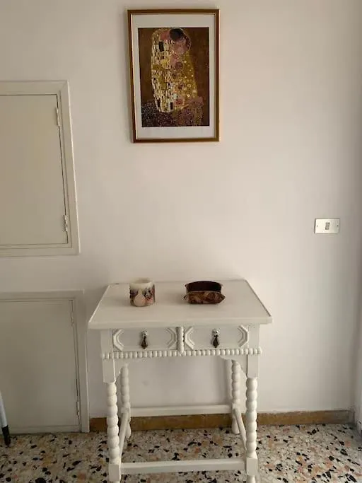 Elisabet Near Center Of Florence Appartement